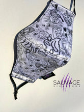 Charger l&#39;image dans la galerie, Masque ajustable avec des monstres / Black and white adjustable mask with doodle monsters
