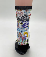 Charger l&#39;image dans la galerie, Chaussettes athlétiques monstres dessinés / white socks doodle monsters 
